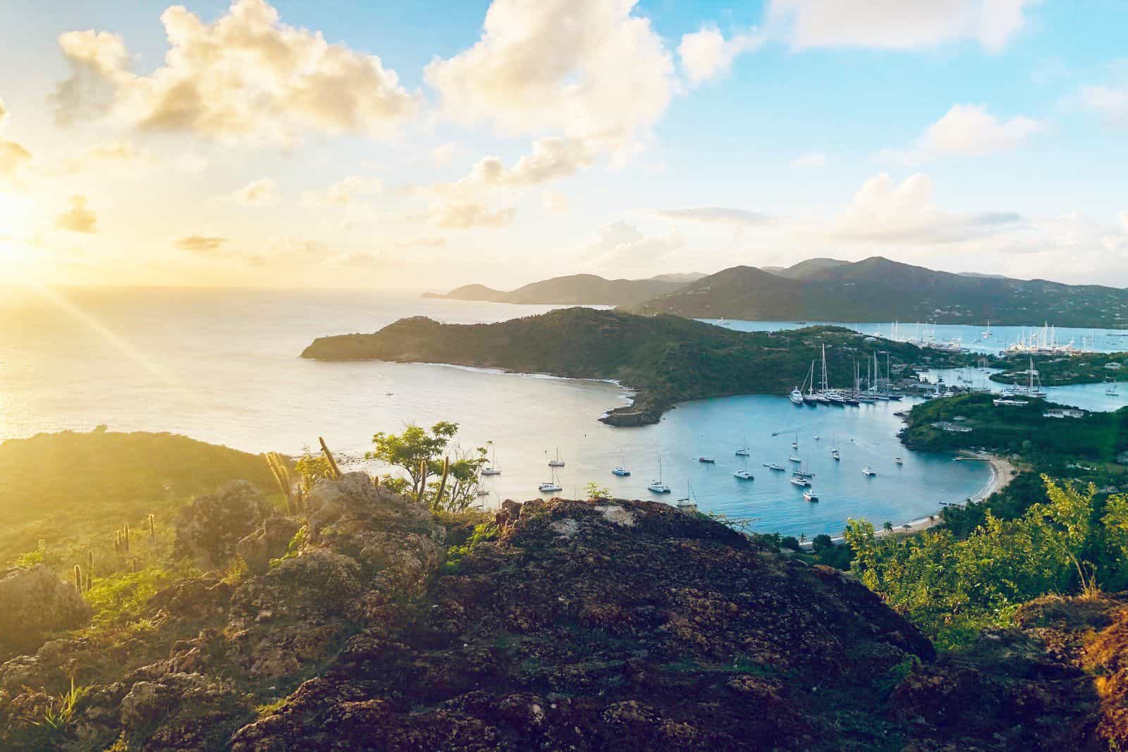 eSIM balíčky Antigua a Barbuda Background