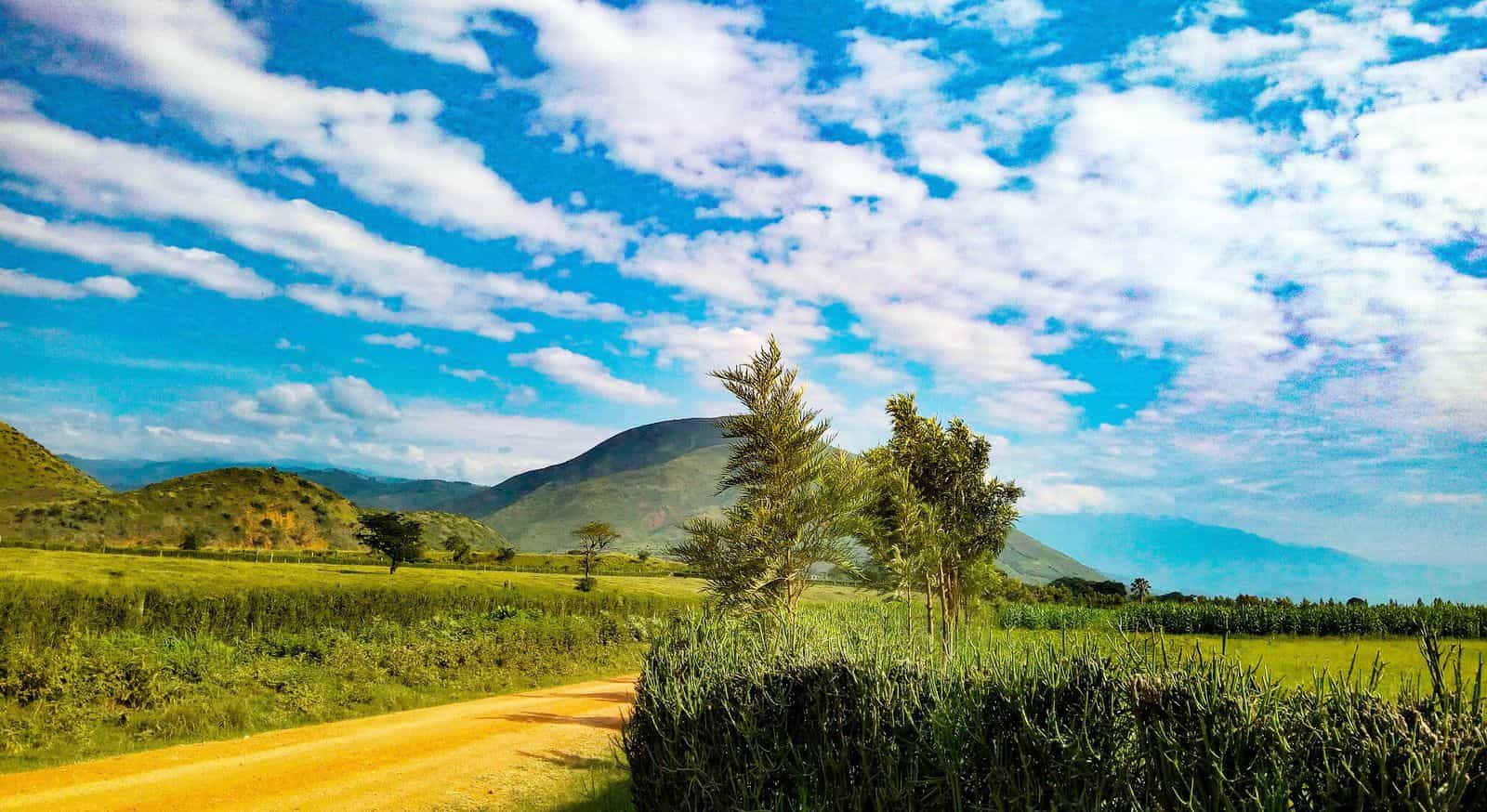 Uganda eSIM-paketit Background