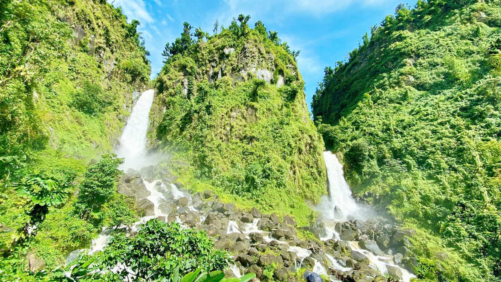 eSIM-pakker til Dominica Background