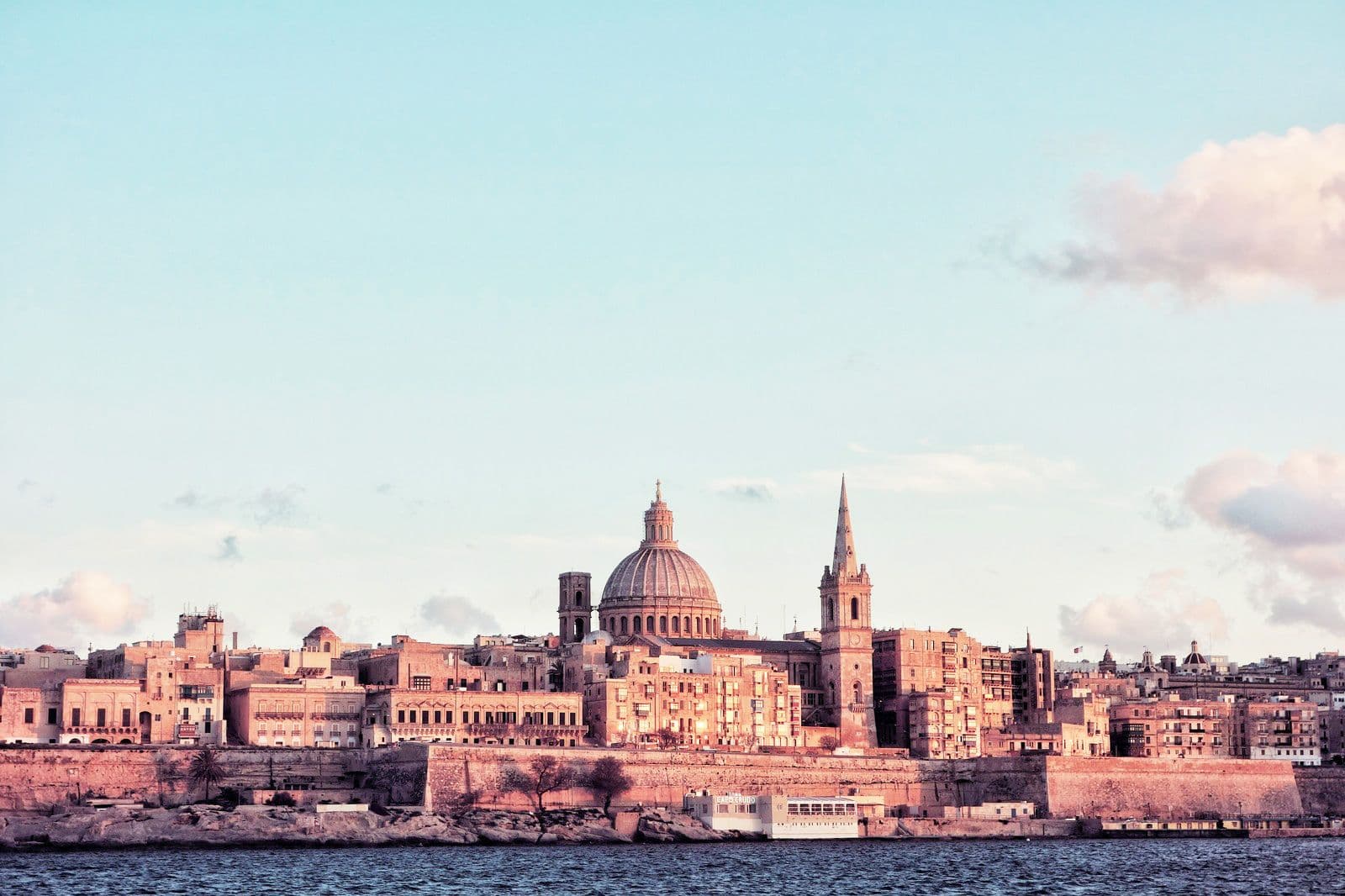 Πακέτα eSIM Μάλτα Background